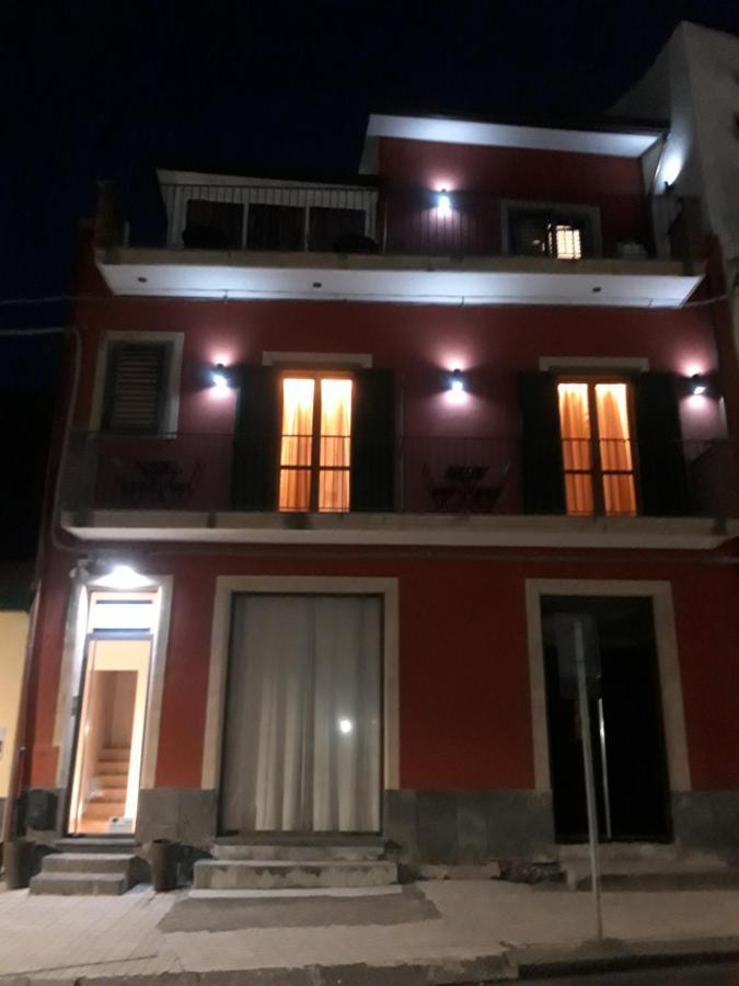 Bed & Breakfast Dietro Le Mura Aci Castello Luaran gambar