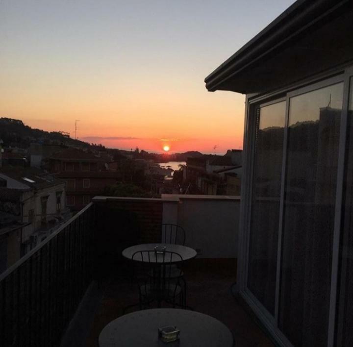 Bed & Breakfast Dietro Le Mura Aci Castello Luaran gambar