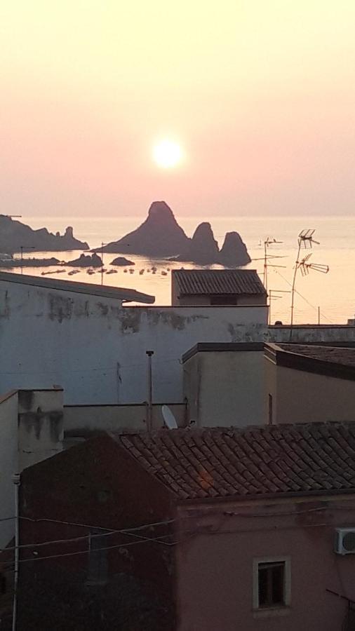 Bed & Breakfast Dietro Le Mura Aci Castello Luaran gambar