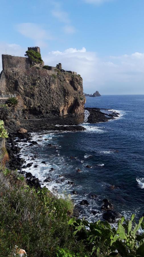 Bed & Breakfast Dietro Le Mura Aci Castello Luaran gambar
