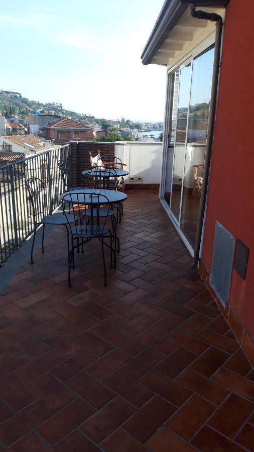 Bed & Breakfast Dietro Le Mura Aci Castello Luaran gambar